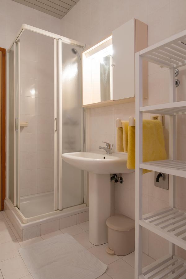 Apartmani Mira Premantura Kültér fotó